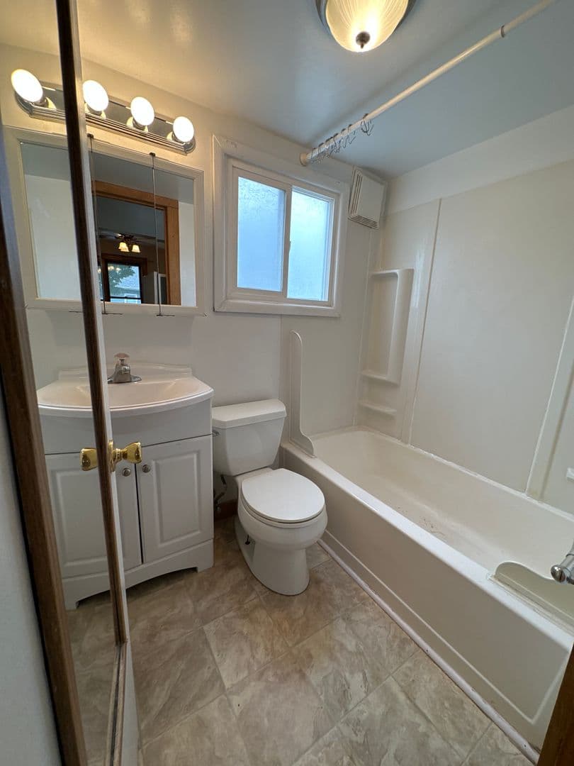 Madison Apartment: 1202 Chandler St.