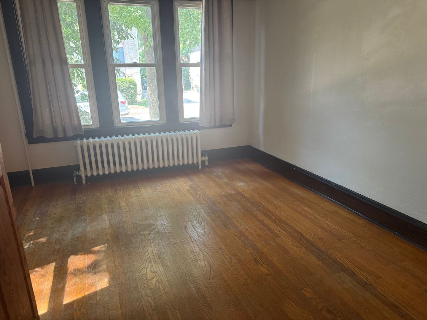 Madison Apartment: 413 Chamberlain Ave.