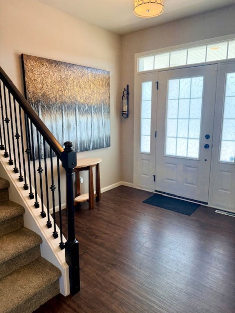McFarland House: 6142 Pine Ridge Way