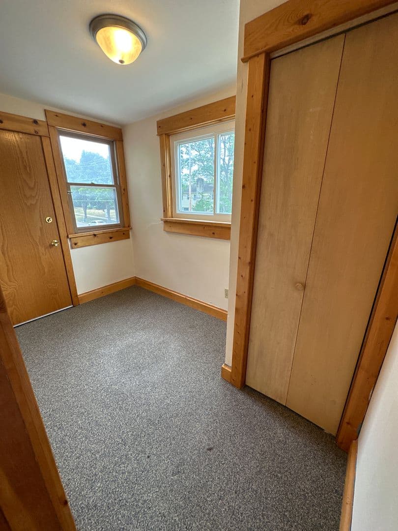 Madison Apartment: 1202 Chandler St.