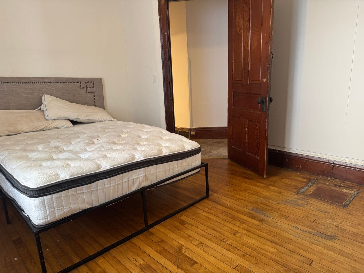 Madison Apartment: 146-48 W Gorham St