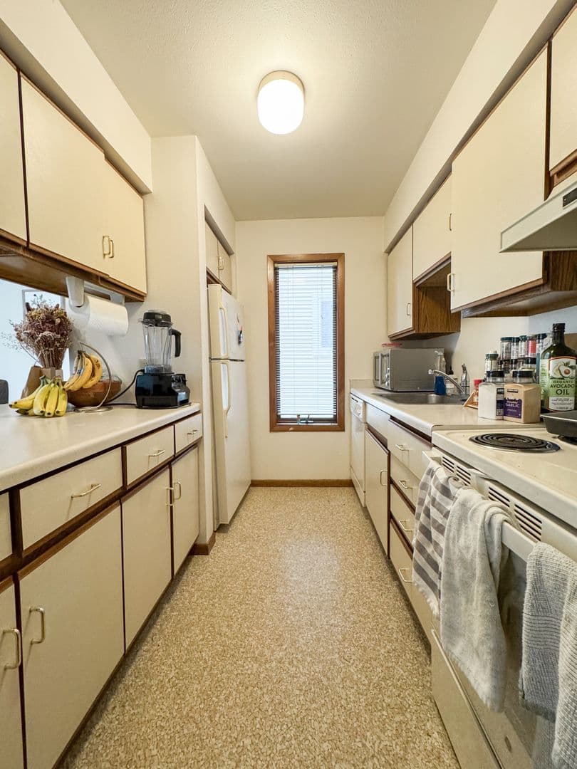 Madison Apartment: 432-436 West Wilson Street