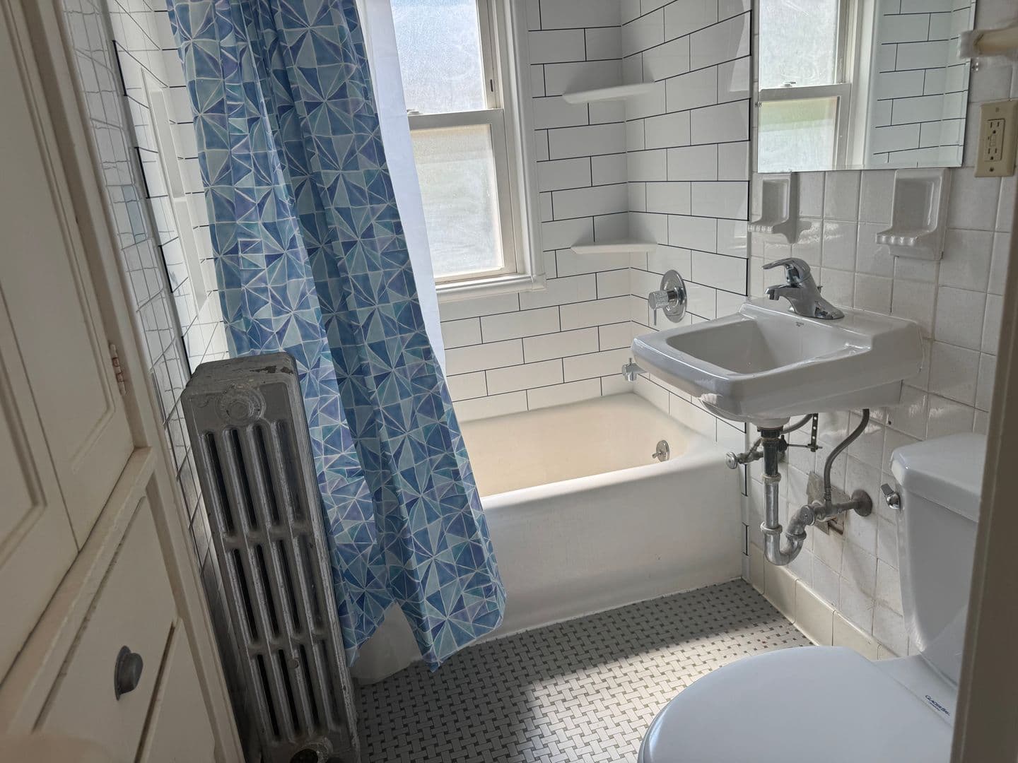 Madison Apartment: 413 Chamberlain Ave.