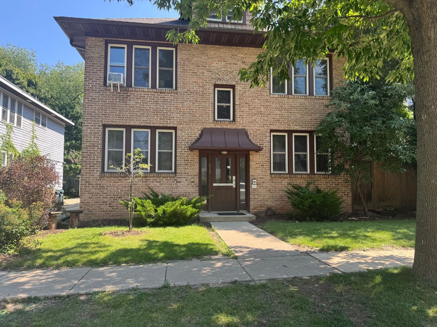Madison Apartment: 413 Chamberlain Ave.
