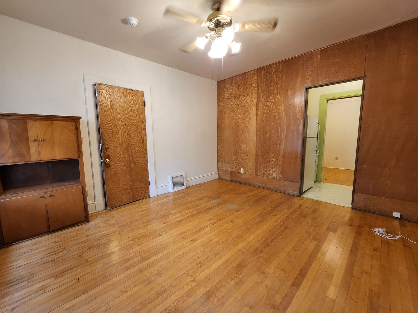 Madison Apartment: 648 E Johnson St