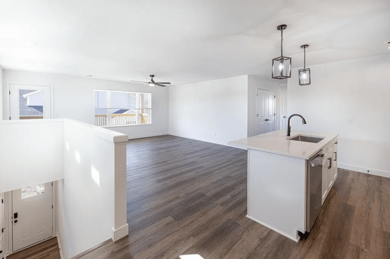 Milton Apartment: 56 E Ash Ln