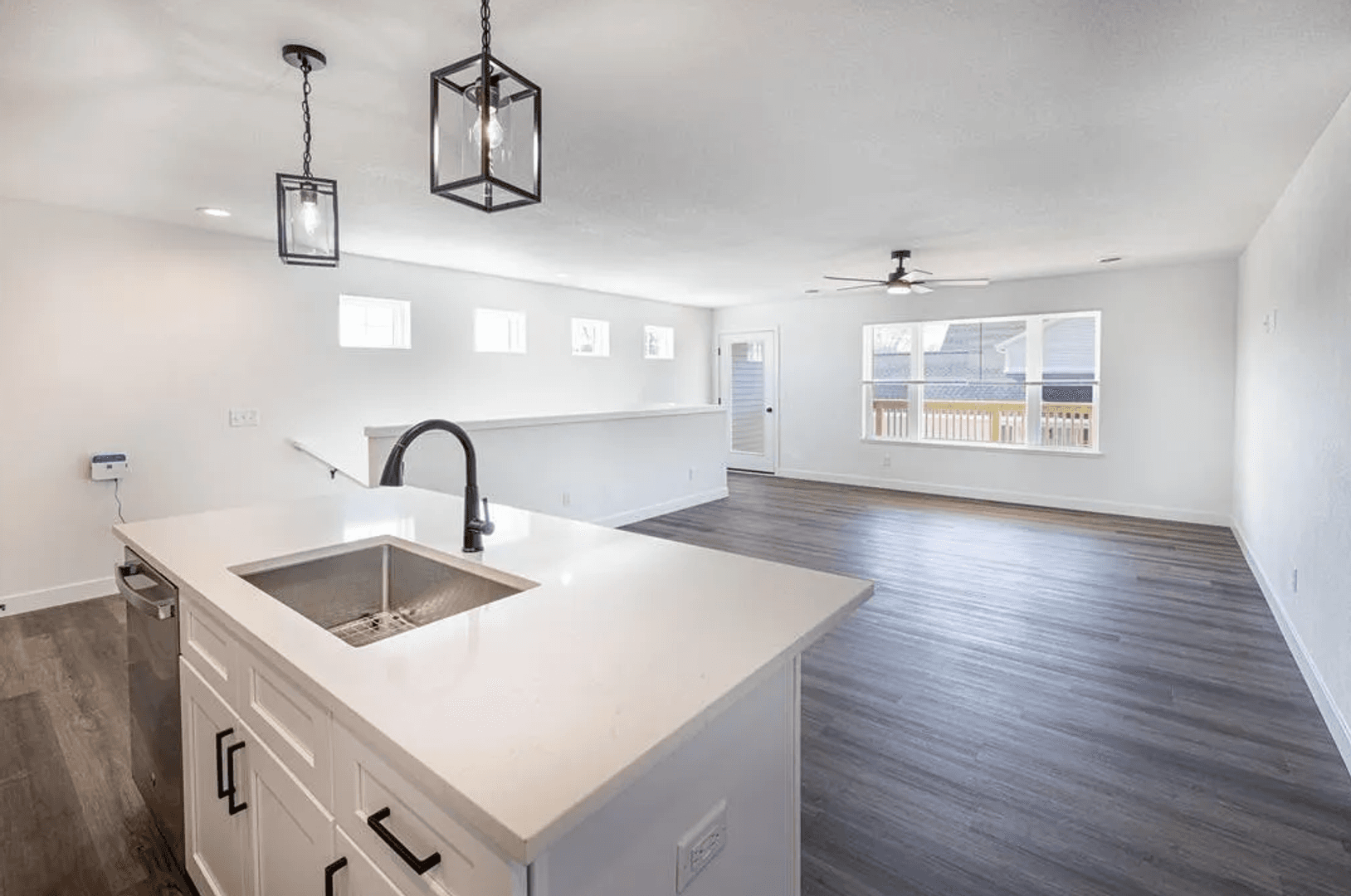 Milton Apartment: 56 E Ash Ln