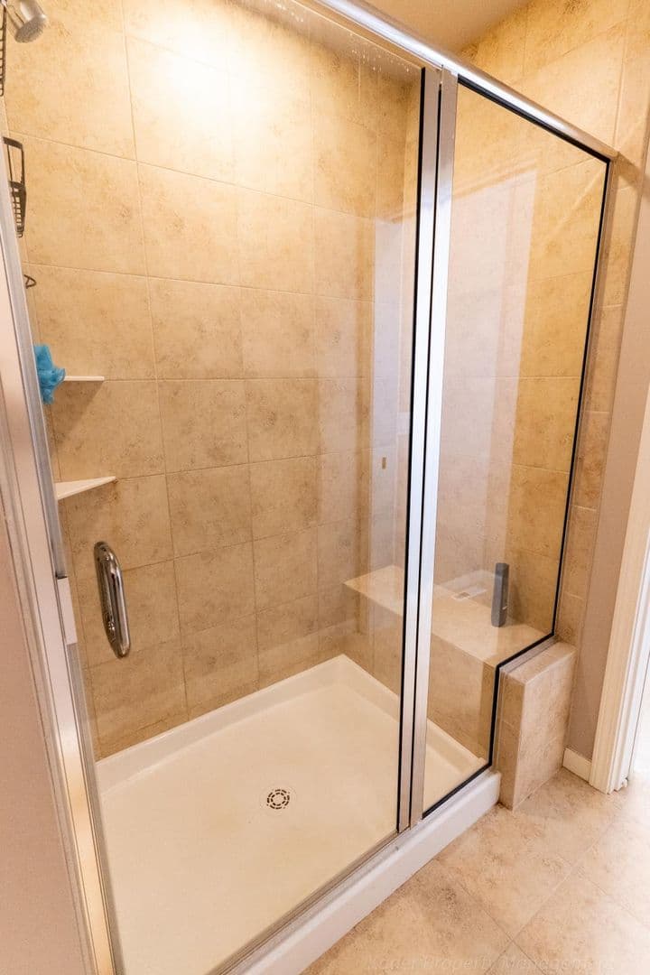 McFarland House: 6142 Pine Ridge Way