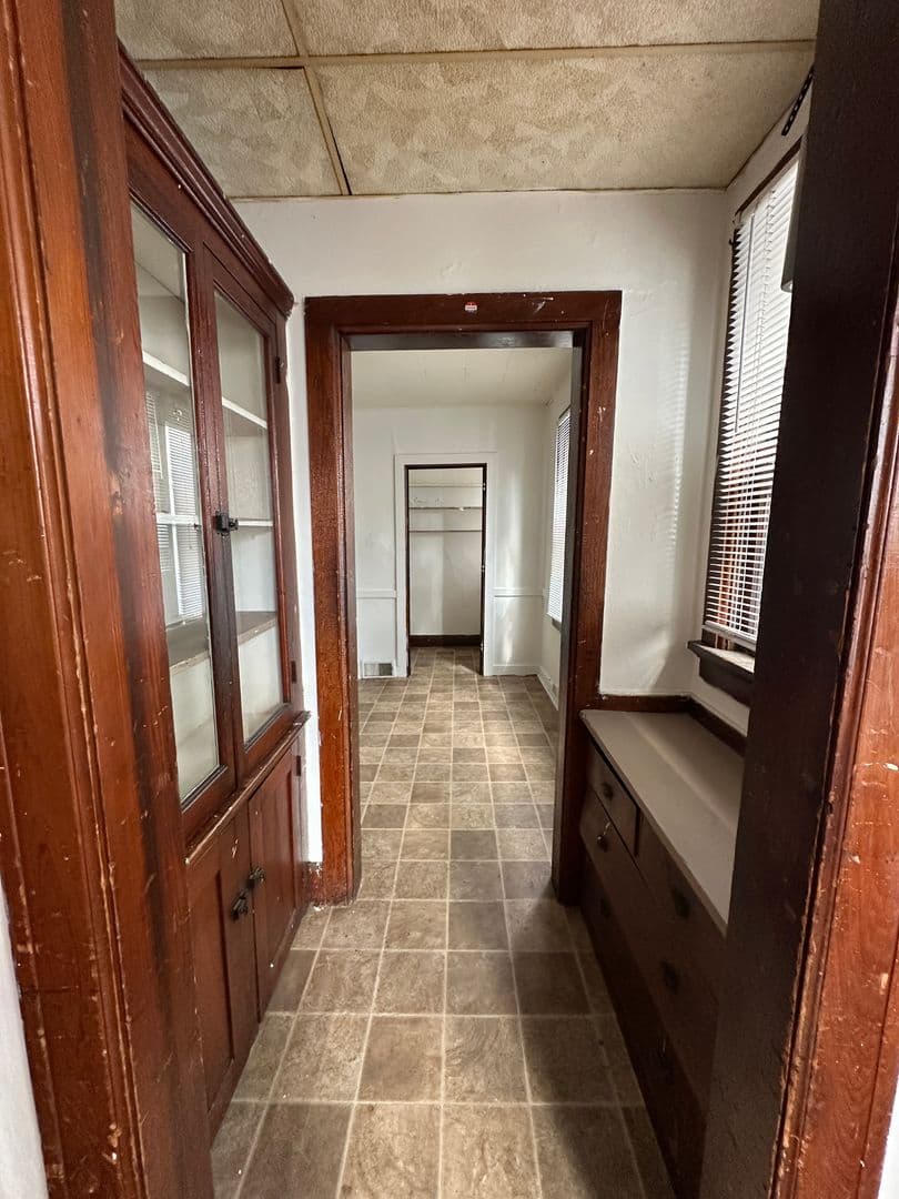 Madison Apartment: 146-48 W Gorham St