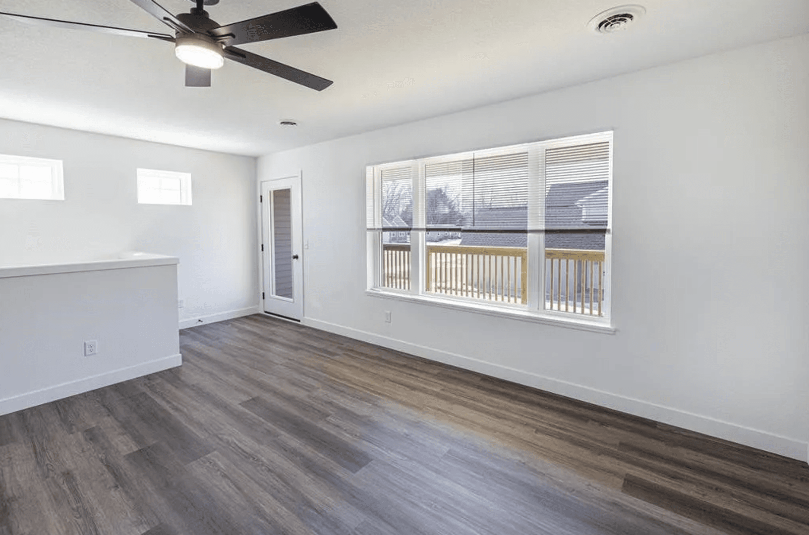 Milton Apartment: 56 E Ash Ln