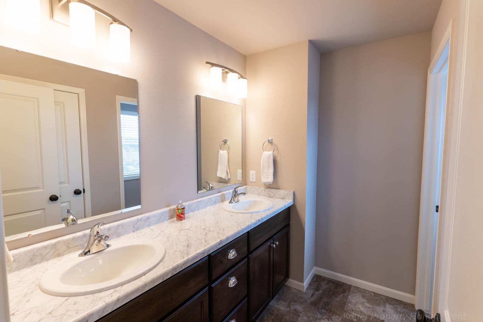 McFarland House: 6142 Pine Ridge Way