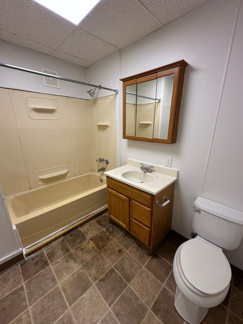 Madison Apartment: 146-48 W Gorham St