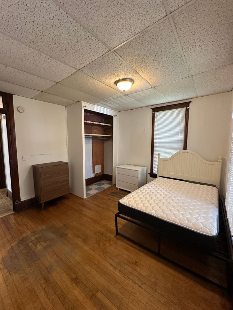 Madison Apartment: 146-48 W Gorham St