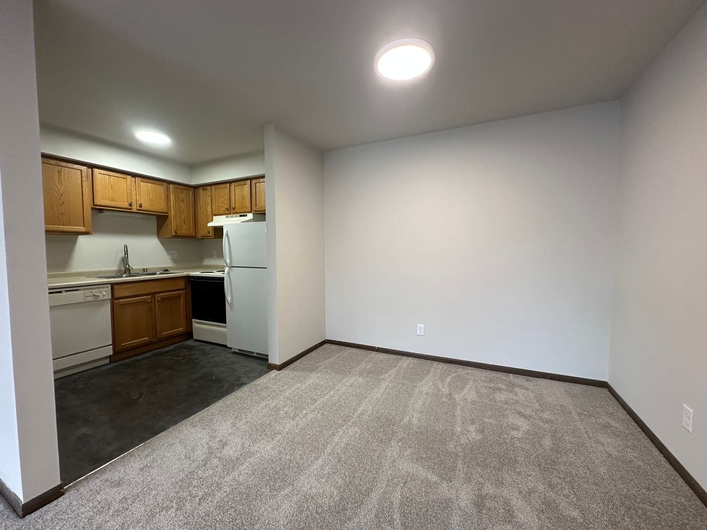 Verona Apartment: 121 Berkley Rd.