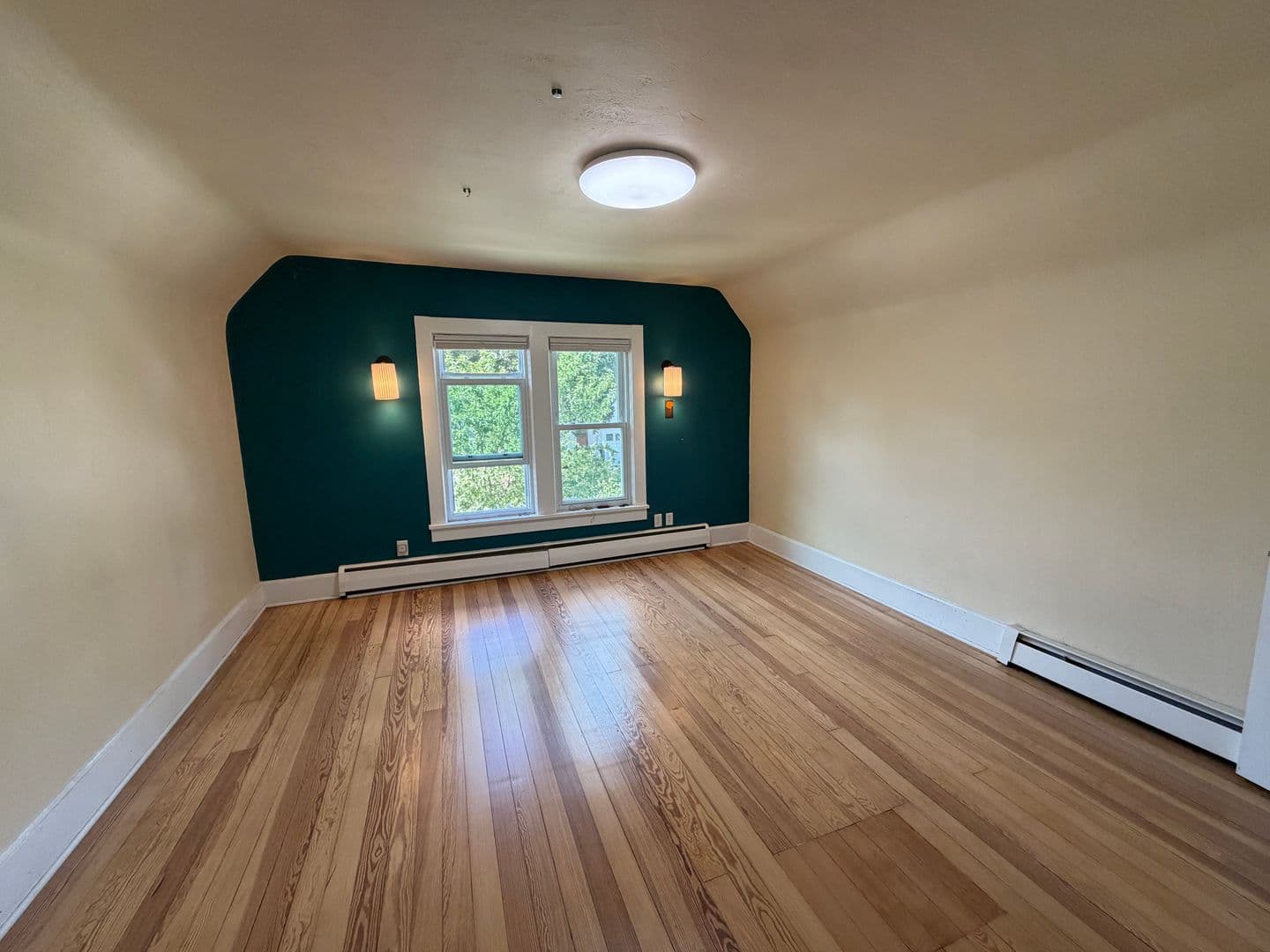 Madison House: 959 Lawrence St