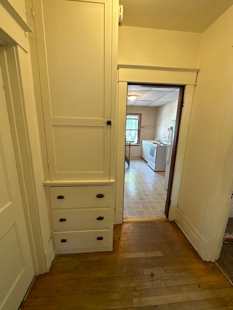 Madison Apartment: 1132-34 Mound St