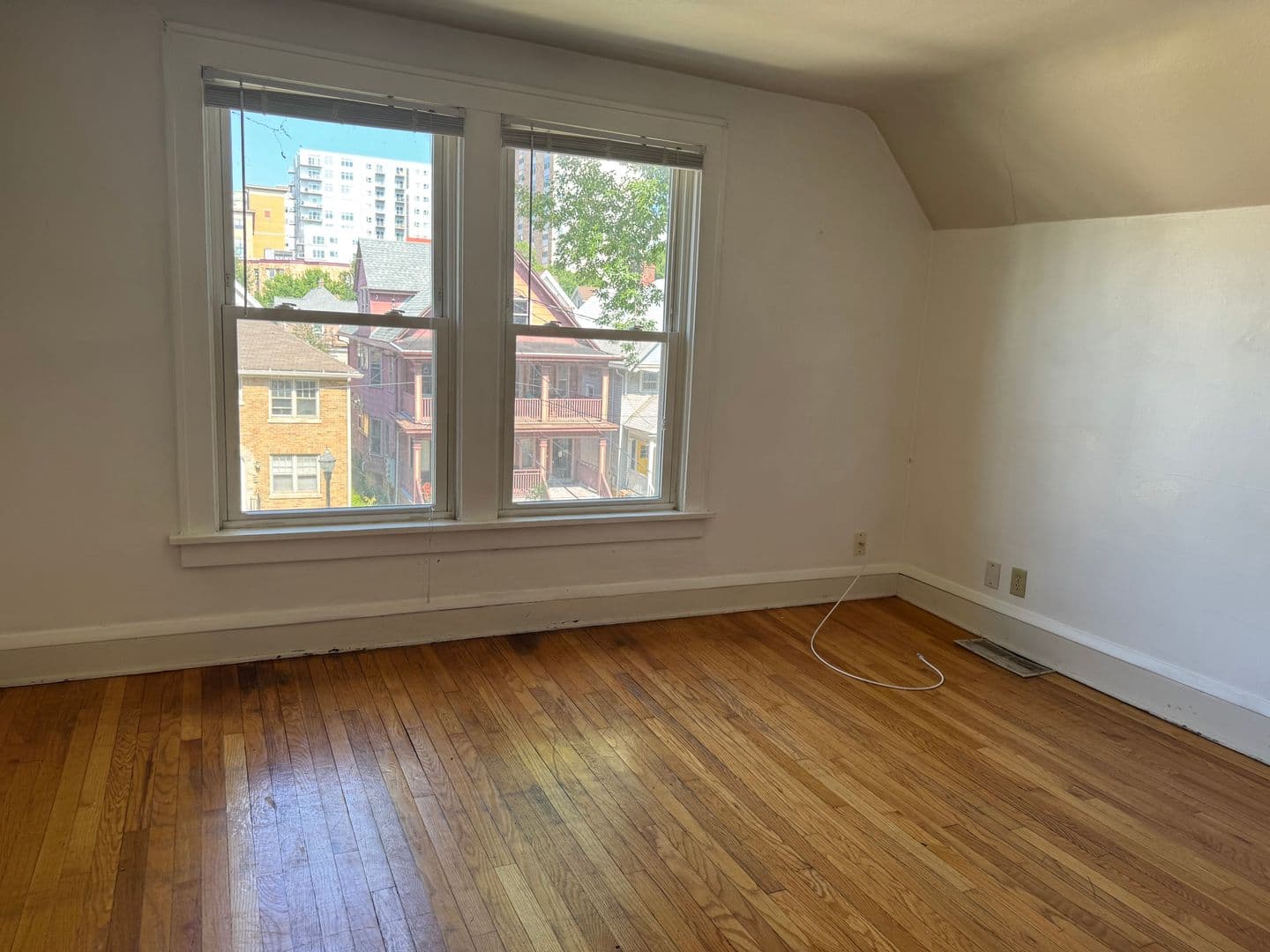 Madison Apartment: 413 Chamberlain Ave.