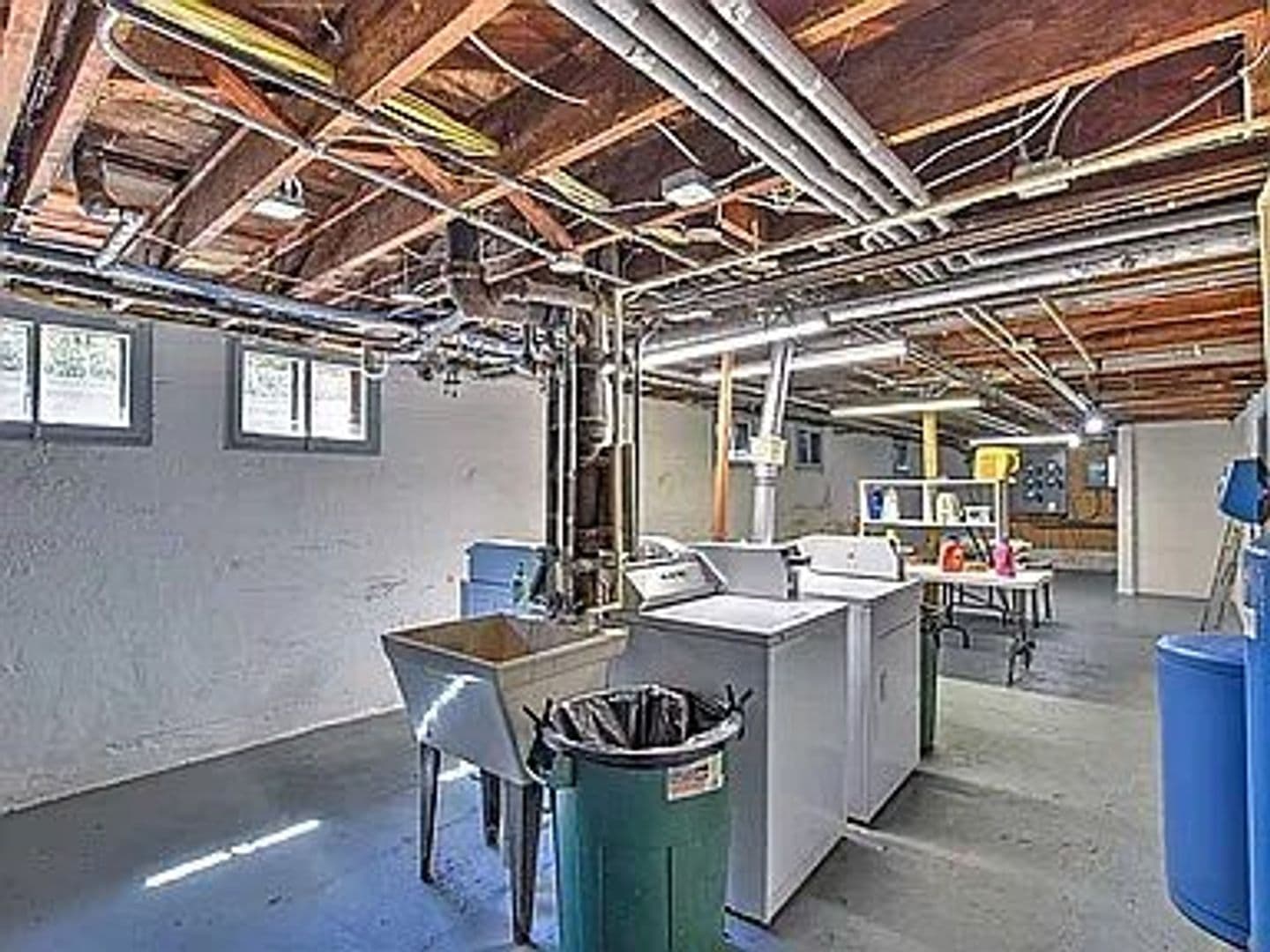 Madison Apartment: 413 Chamberlain Ave.