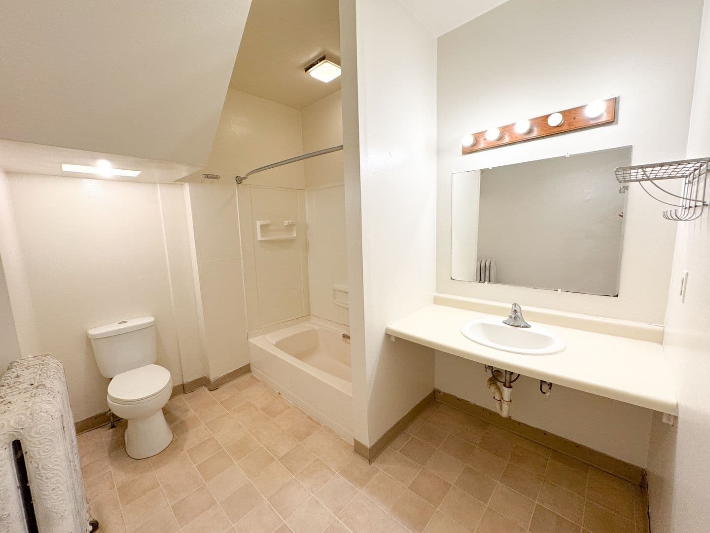 Madison Apartment: 522 E. Main Street