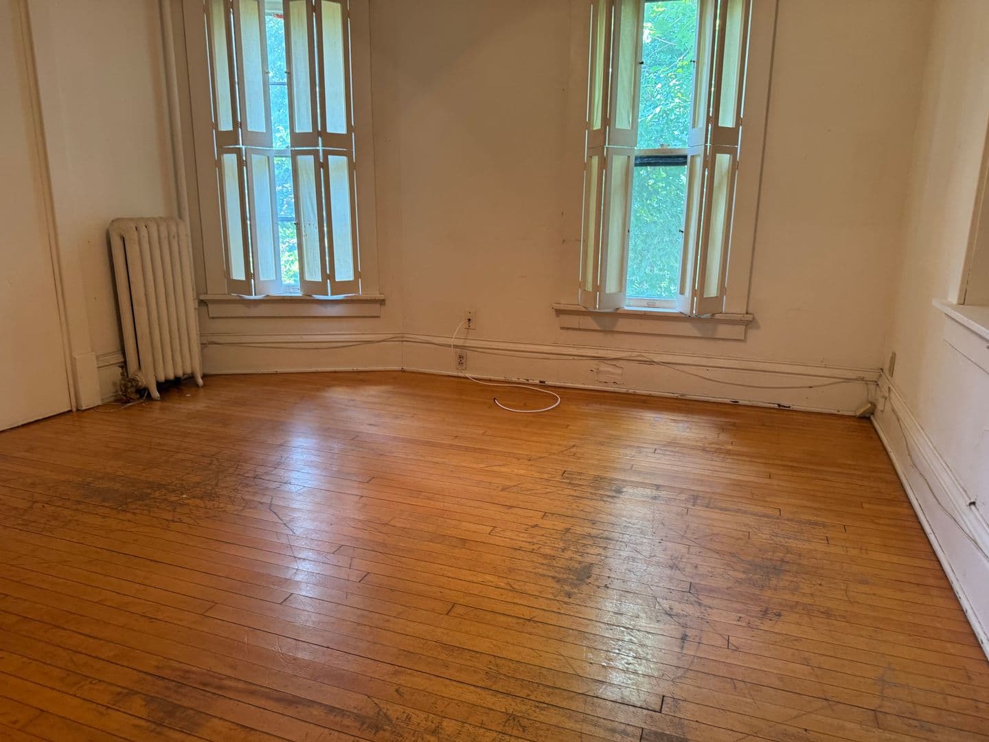 Madison Apartment: 1818-20 Madison St