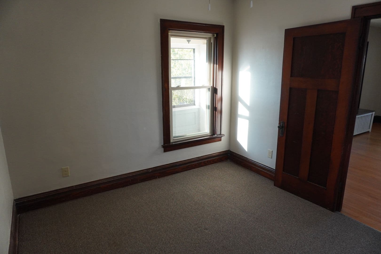 Madison Apartment: 2718 Sommers Avenue