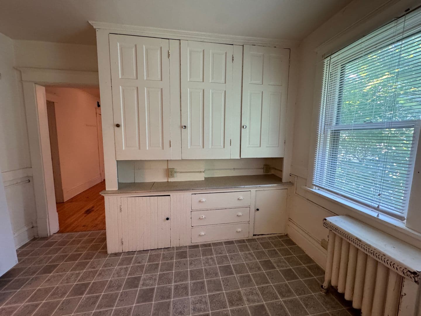 Madison Apartment: 1818-20 Madison St