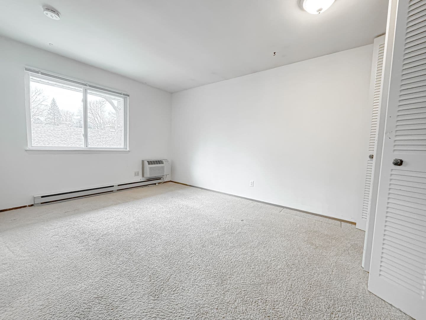 Madison Apartment: 2601 University Avenue