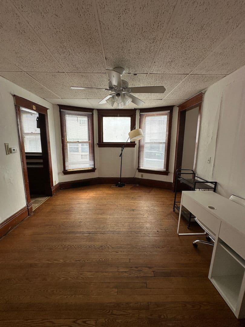 Madison Apartment: 146-48 W Gorham St