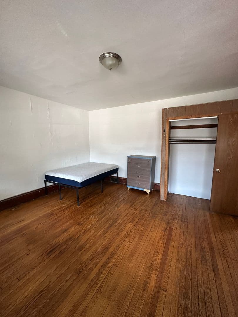 Madison Apartment: 146-48 W Gorham St