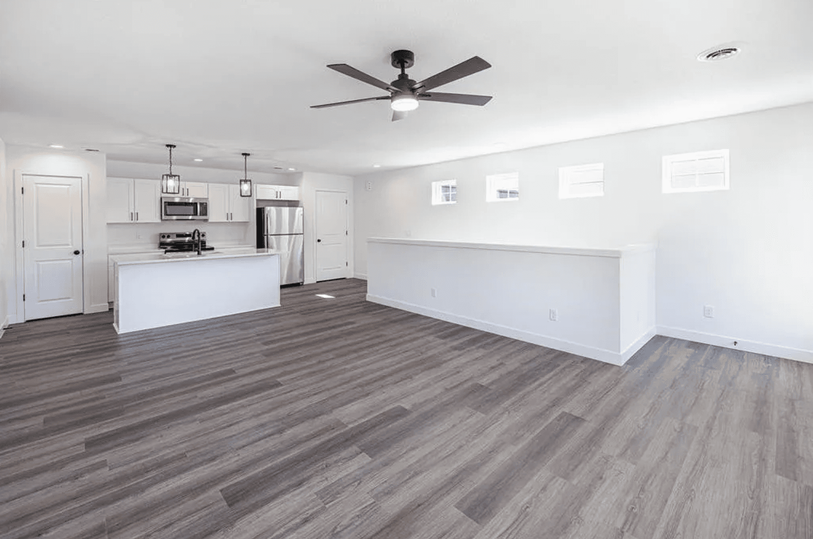 Milton Apartment: 56 E Ash Ln