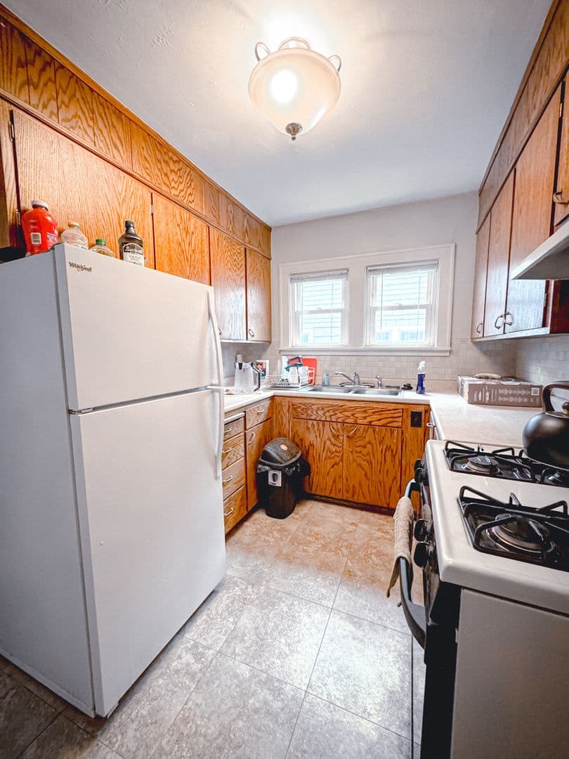 Madison Apartment: 413 Chamberlain Ave.