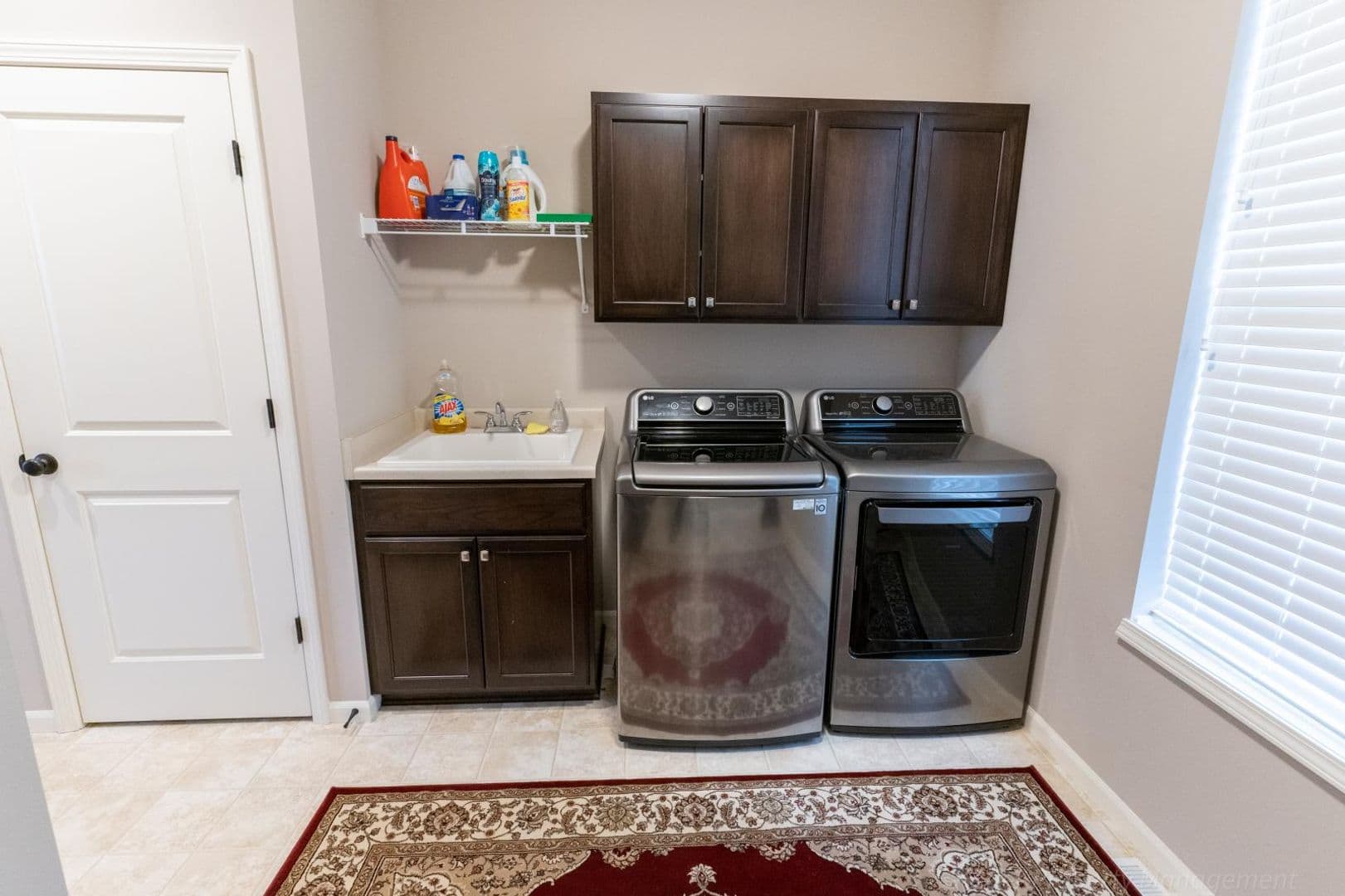 McFarland House: 6142 Pine Ridge Way