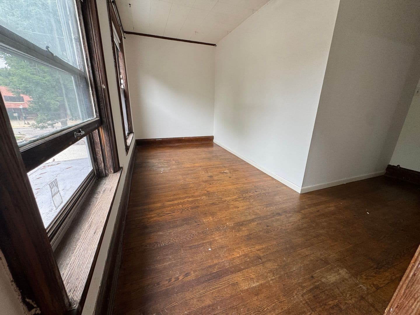 Madison Apartment: 213 N Paterson St