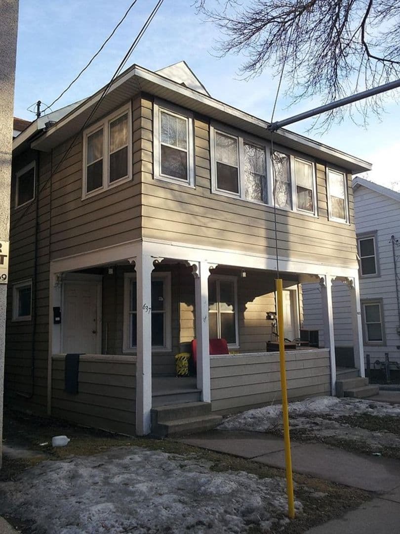 Madison Apartment: 635 E Johnson St