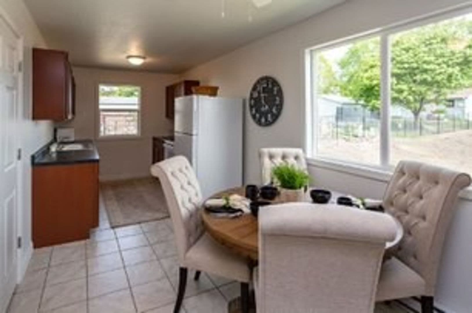 Des Moines Apartment: 4251 Grandview Ave