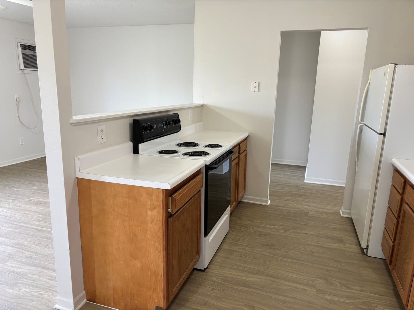 Prairie City Apartment: 107 W Steenhoek St