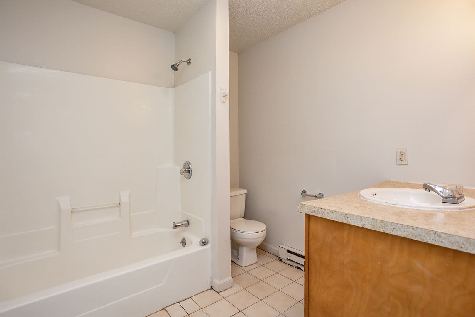 Newton Apartment: 1666 S. 15th Ave W