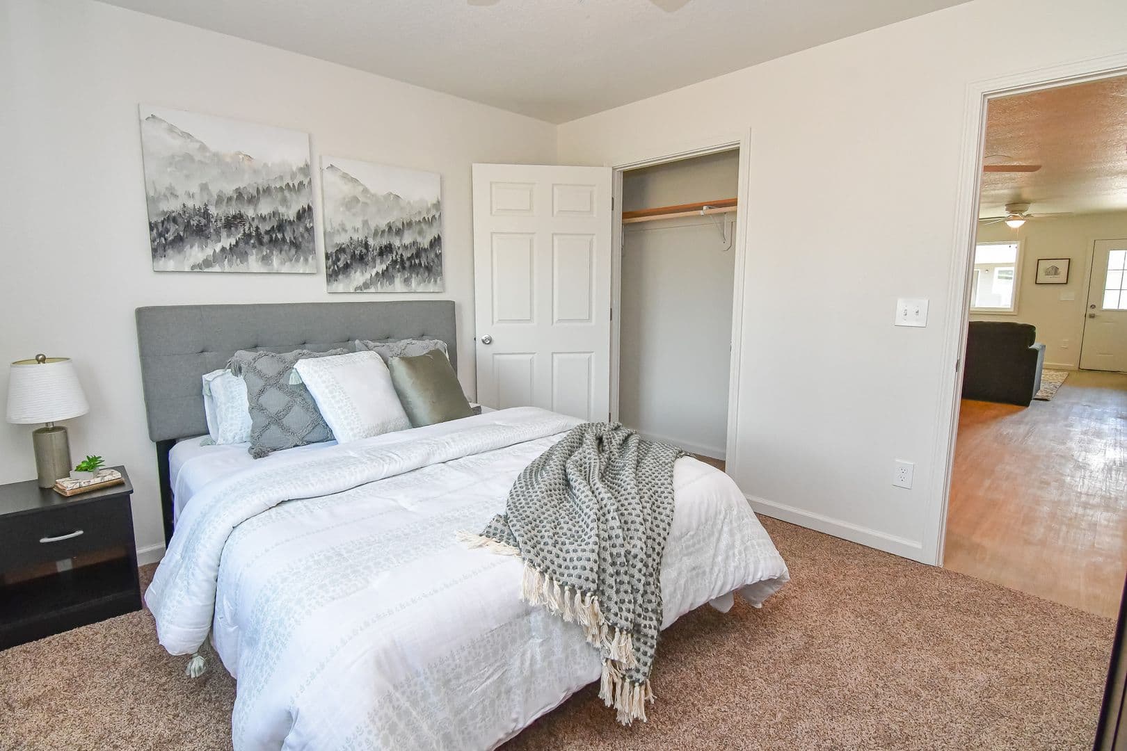Cherokee Townhome: 900 Rock Island Ave