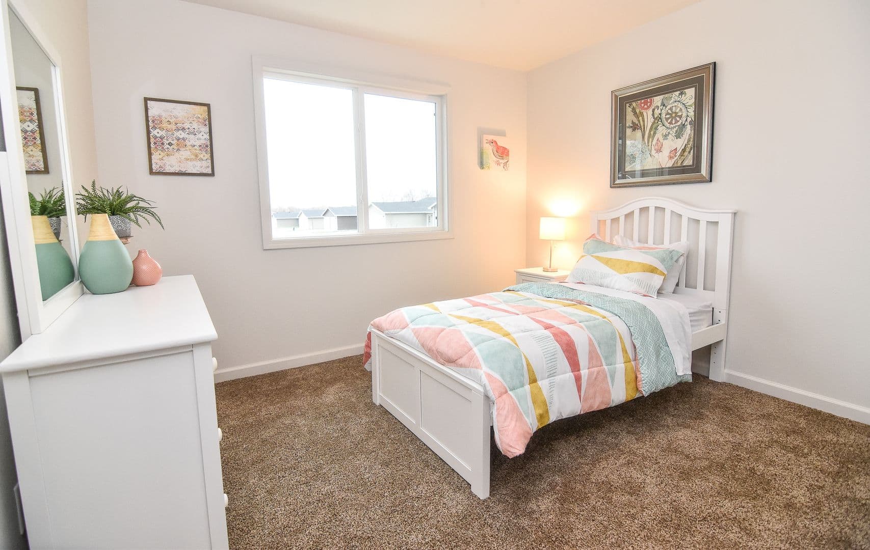Pella Apartment: 1191 West 16th Street