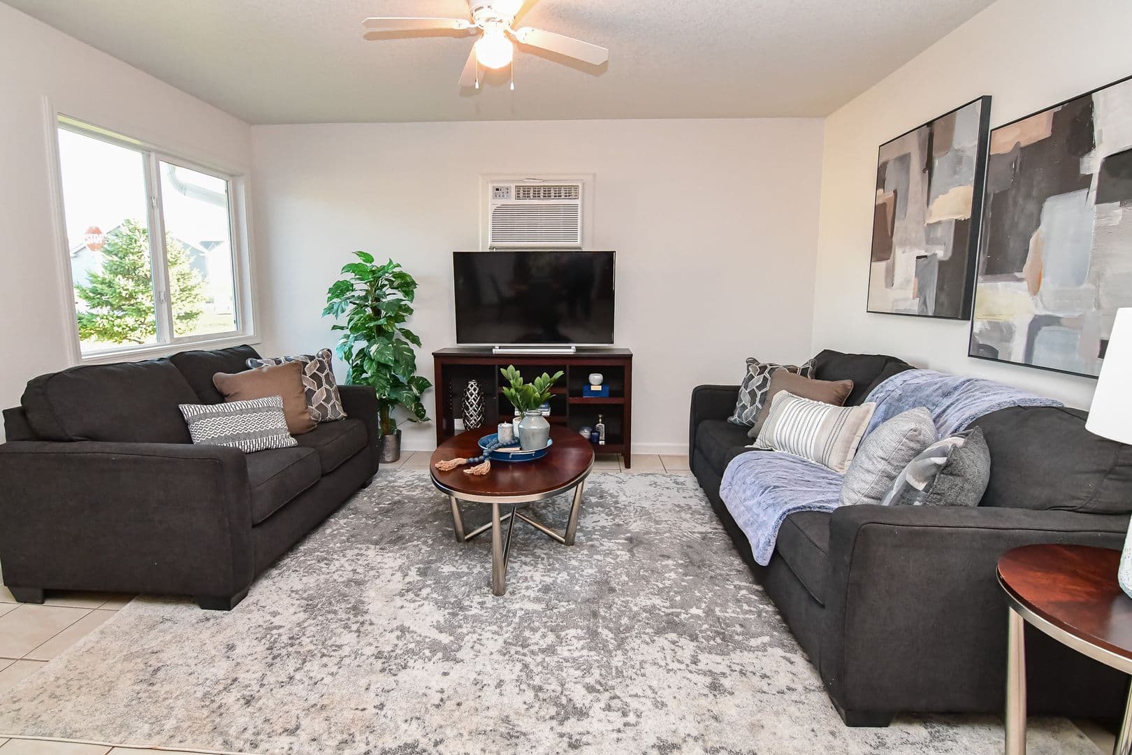 Winterset Apartment: 1407 West Mills Street