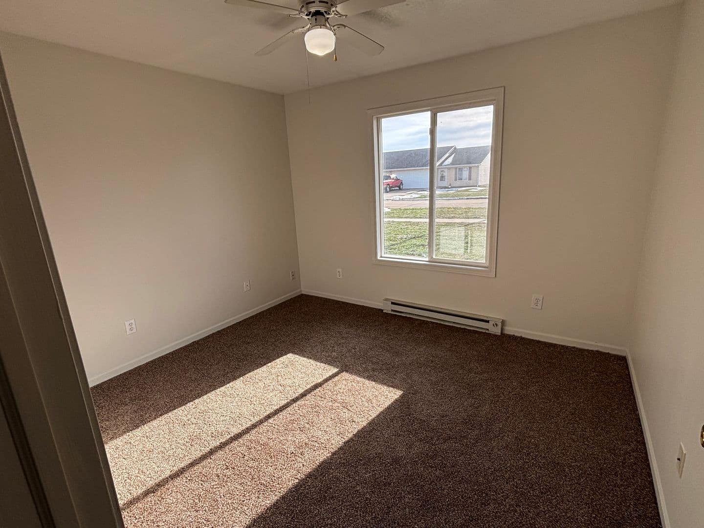 Prairie City Apartment: 107 W Steenhoek St