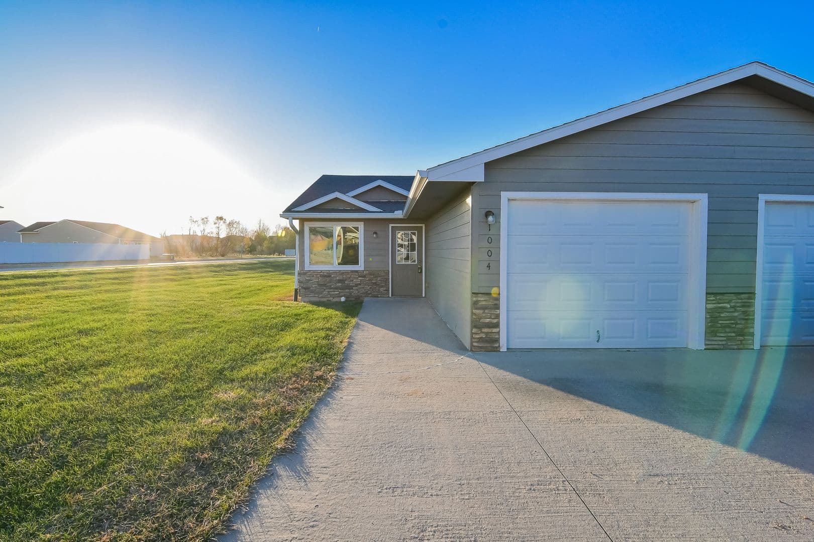 Winterset Apartment: 1407 West Mills Street