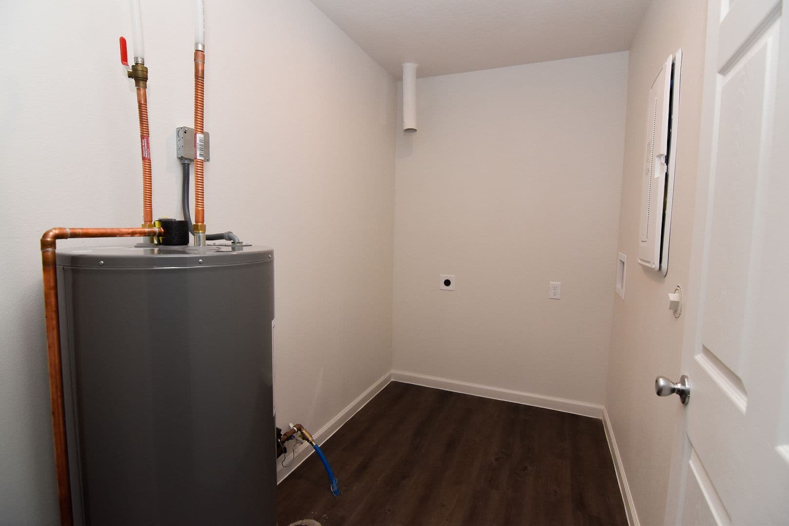 Winterset Apartment: 1407 West Mills Street