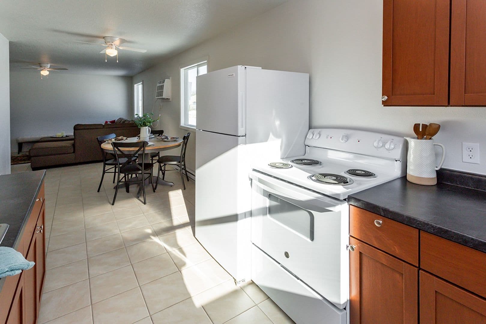 Pleasant Hill Apartment: 5756 Basswood Lane