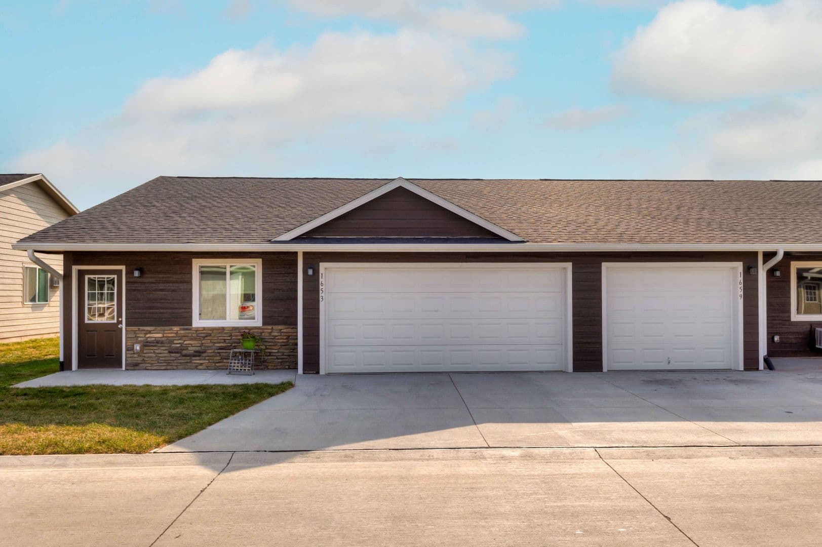 Pleasant Hill Apartment: 5790 Vision Drive