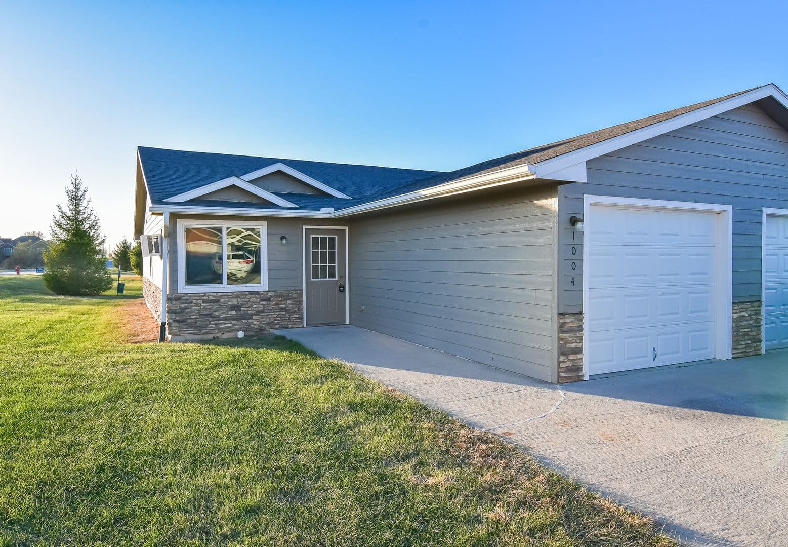 Winterset Apartment: 1407 West Mills Street