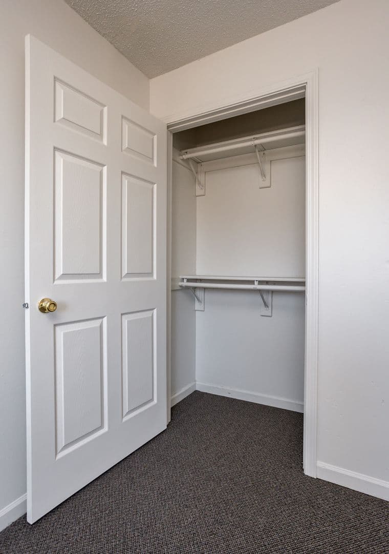 Newton Apartment: 1666 S. 15th Ave W