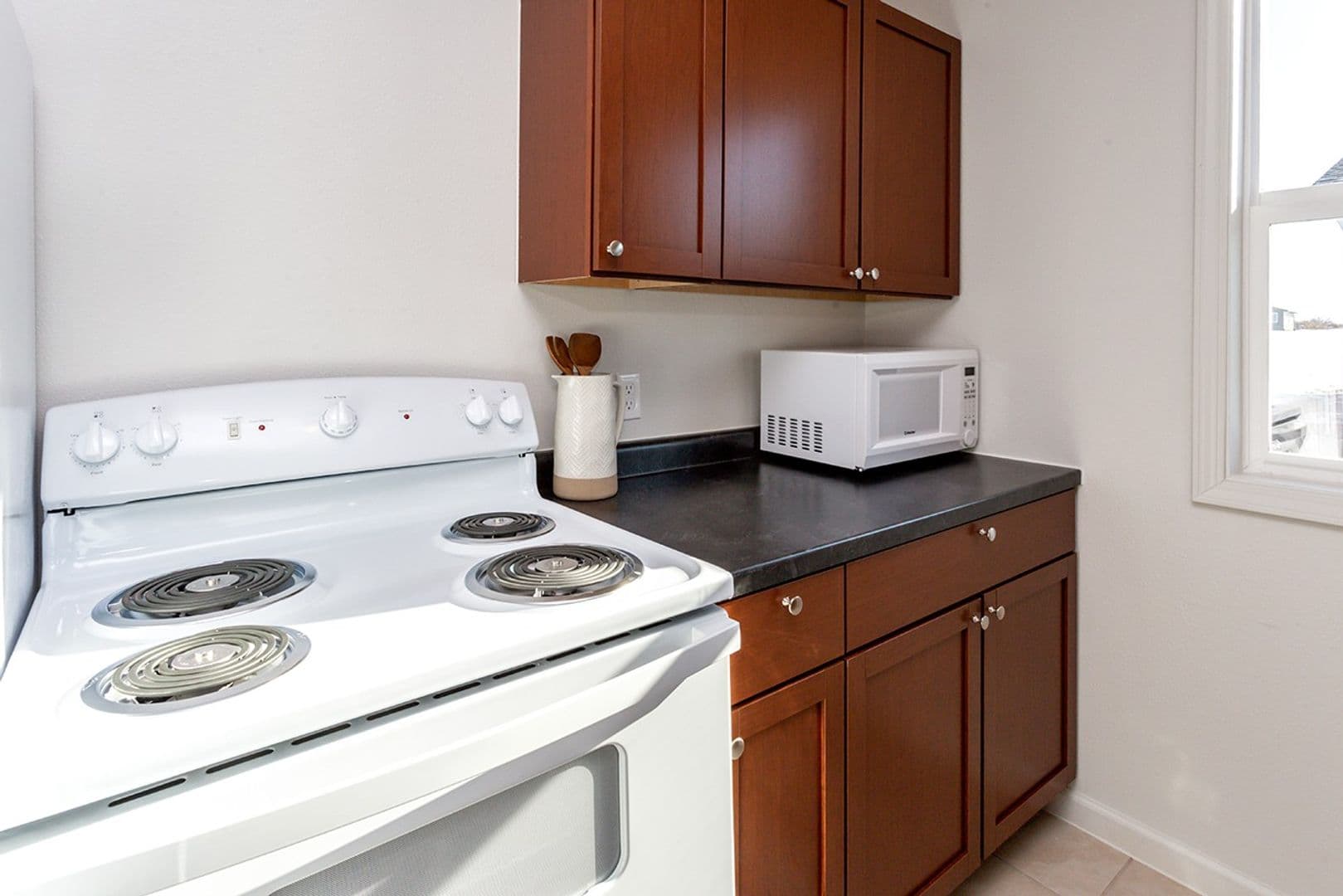 Pleasant Hill Apartment: 5756 Basswood Lane