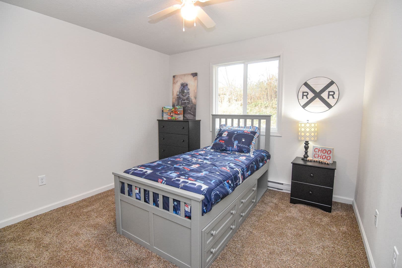 Pella Apartment: 1191 West 16th Street