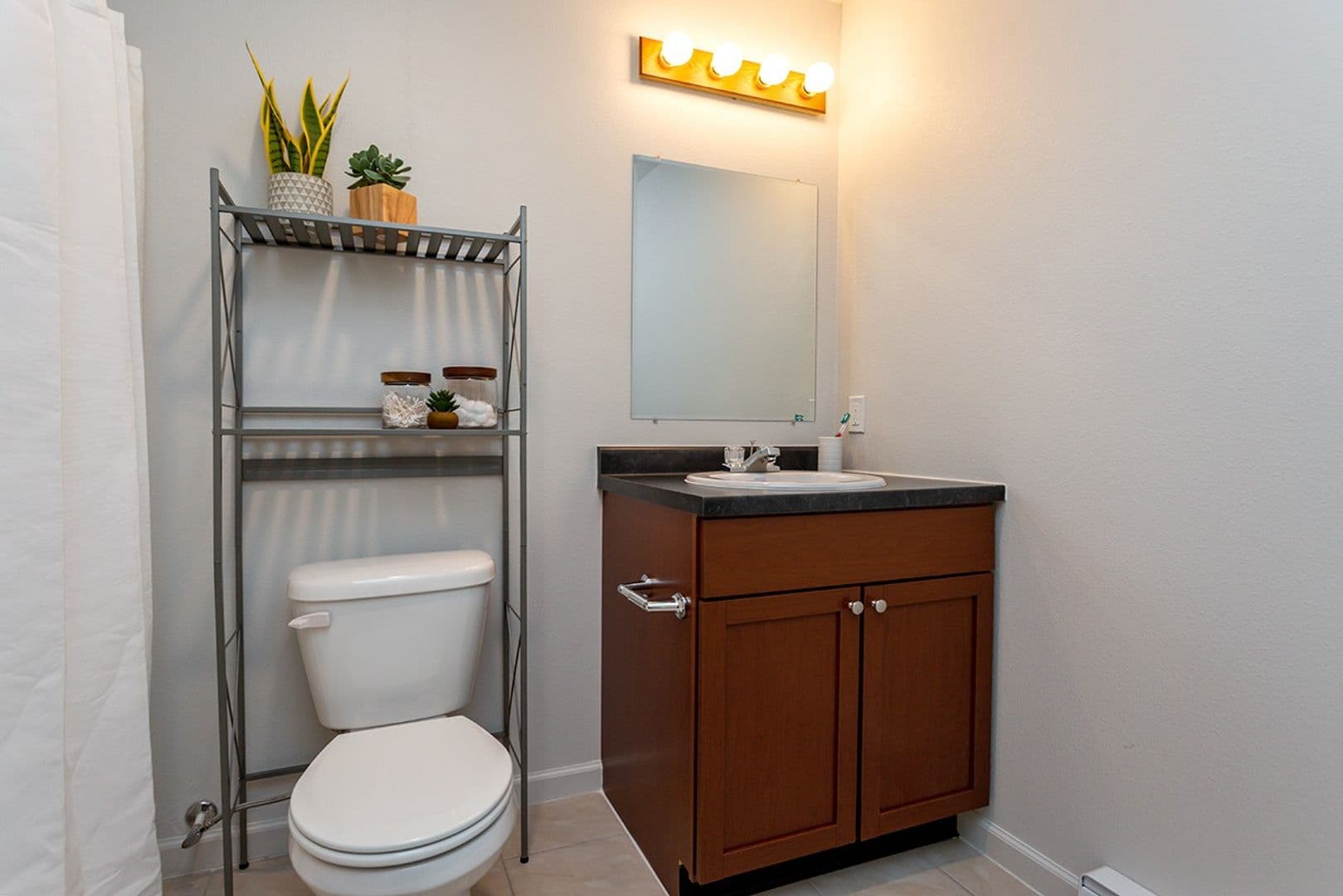 Pleasant Hill Apartment: 225 Hillside